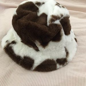 SHEIN cow bucket hat